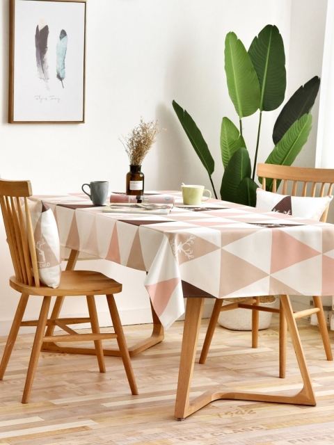 

MODERN HOMES Pink & White Geometric Printed Rectangular 6-8 Seater Table Cover
