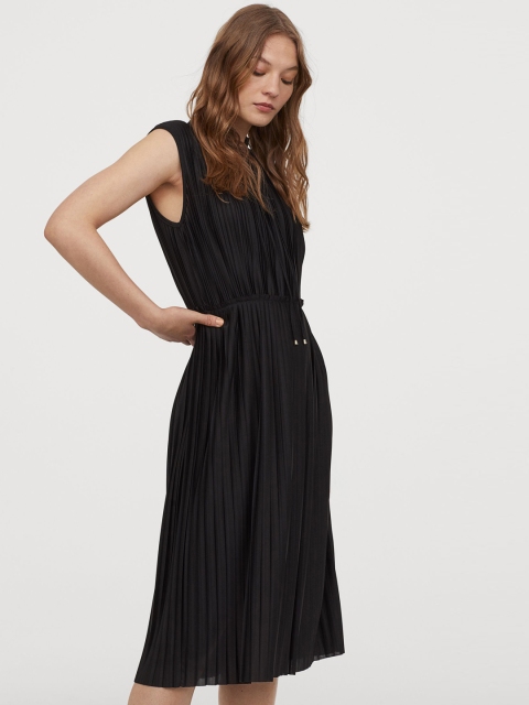 

H&M Women Black Solid Pleated Dress