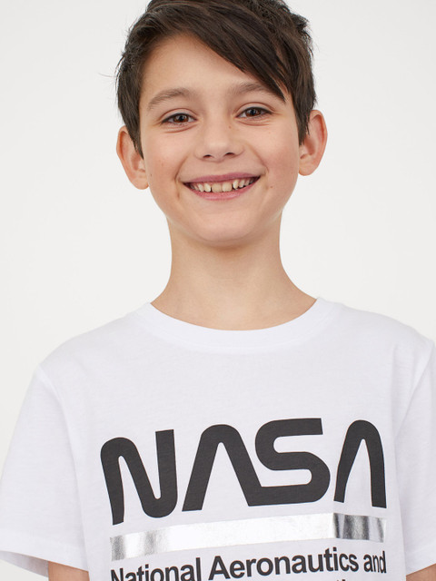 

H&M Boys White Printed T-Shirt