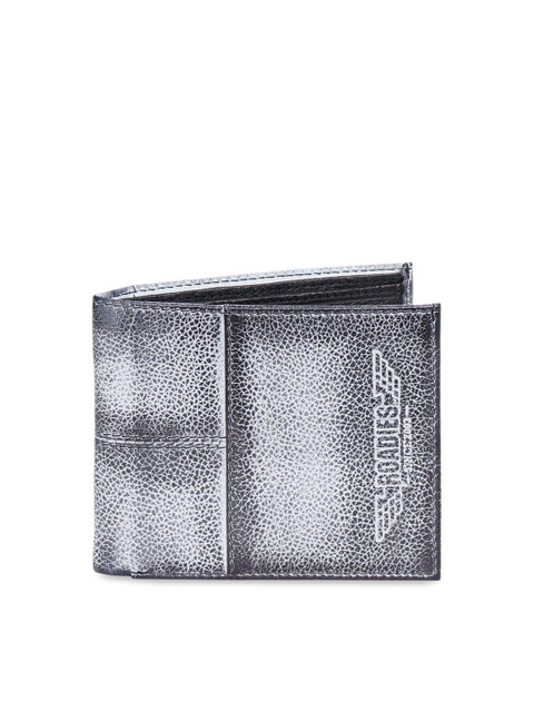 

Justanned Men Grey Textured Leather Two Fold Wallet