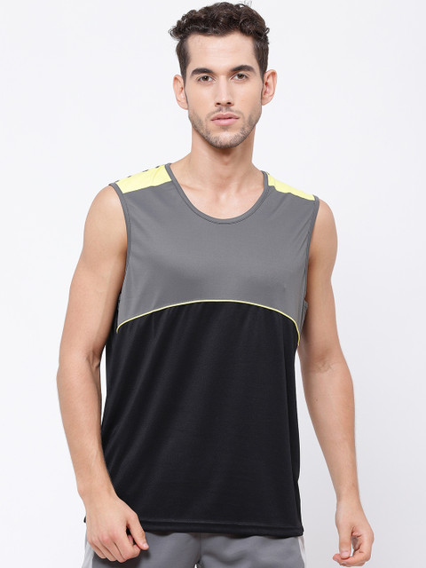 

SG Men Black & Grey Colourblocked Round Neck T-shirt