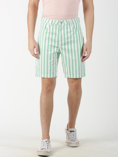 

Blue Saint Men Green Printed Regular Fit Chino Shorts