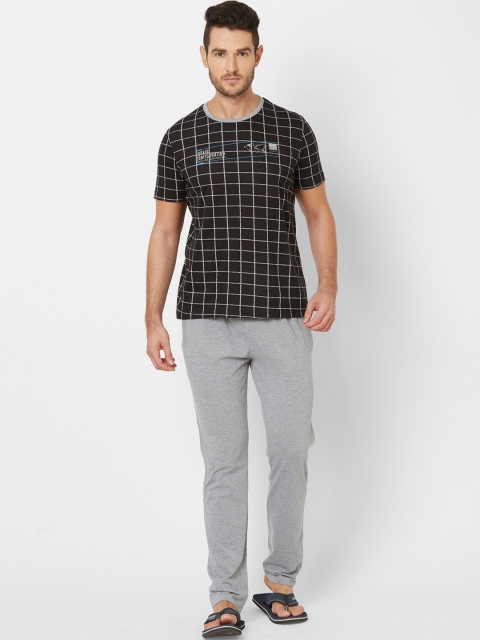 

Sweet Dreams Men Black & Grey Checked Night Suit