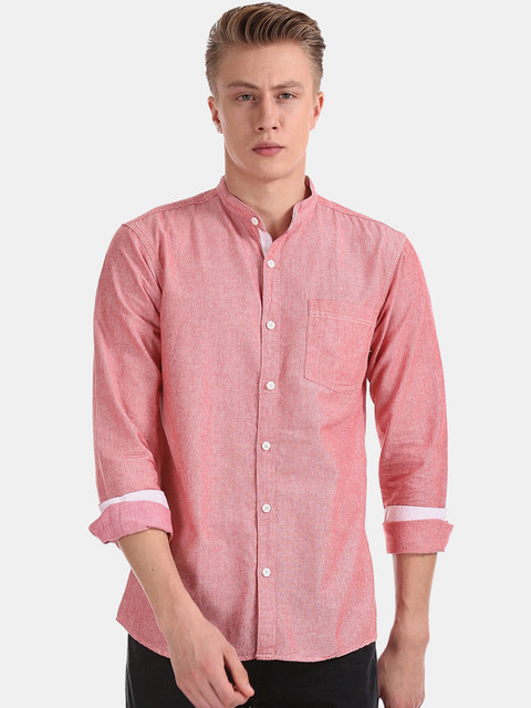 

Ruggers Men Pink Regular Fit Solid Casual Shirt