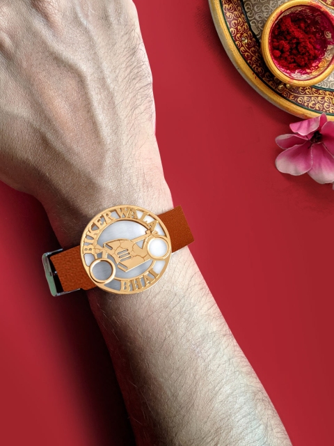 

Foxy Sperks Men Gold & Brown Metal Gold-Plated Wraparound Rakhi