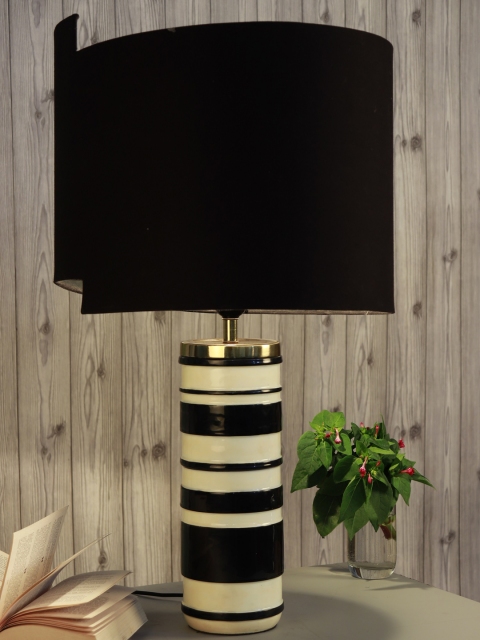 

Grated Ginger Black Self Design Handcrafted Table Top Lamp with Shade