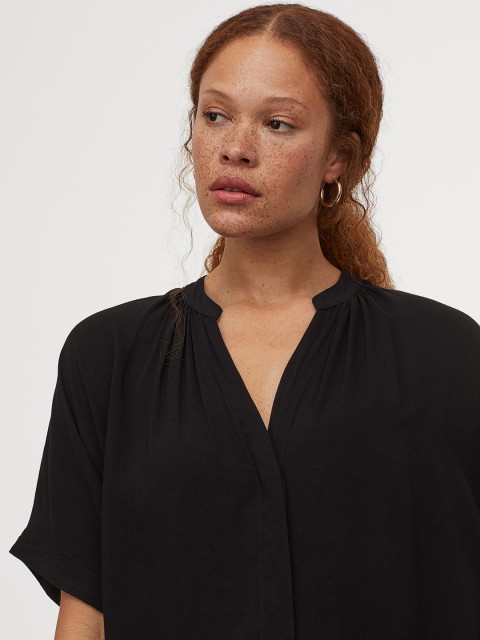 

H&M Black Solid Calf-length Kaftan