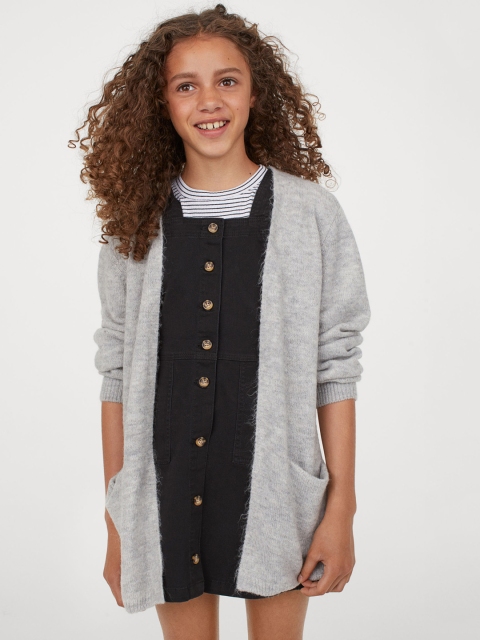 

H&M Girls Grey Solid Knitted Cardigan