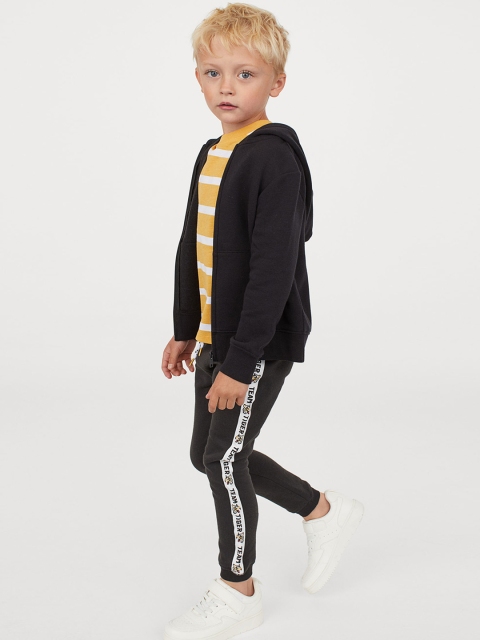 

H&M Boys Black Solid Joggers