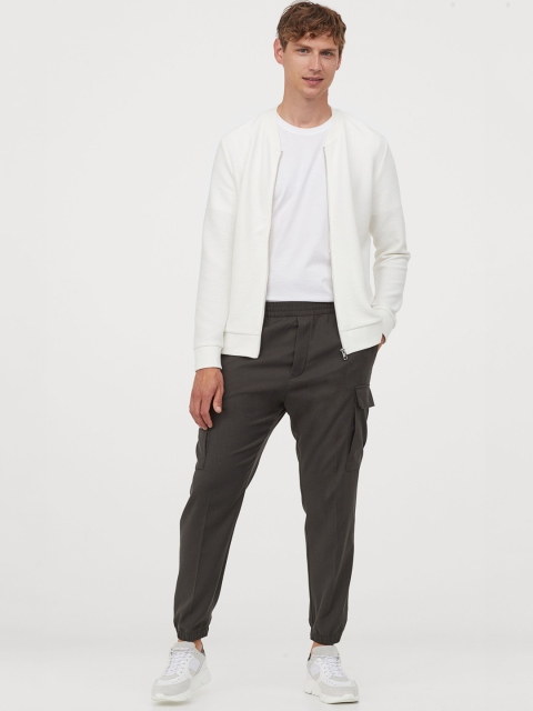 

H&M Men Green Solid Cargo Trousers Slim Fit