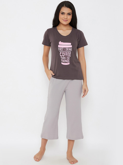 

Clovia Women Grey & Mauve Printed Night suit