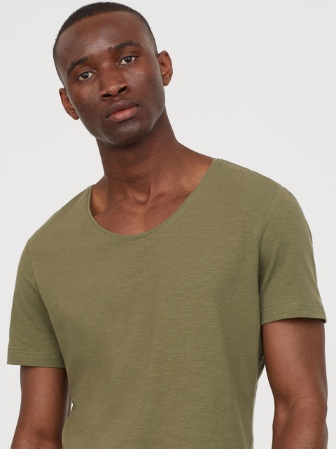 

H&M Men Olive Green Solid Slim Fit Low-Necked T-shirt