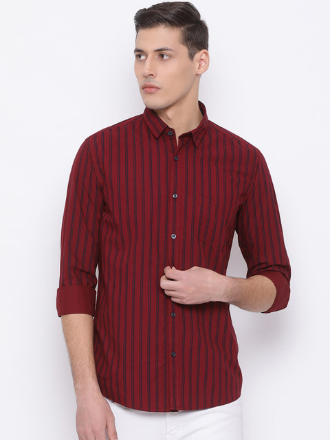 

Richlook Men Maroon & Navy Blue Slim Fit Striped Casual Shirt