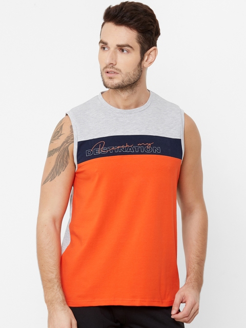 

Sweet Dreams Men Red Colourblocked Round Neck T-shirt