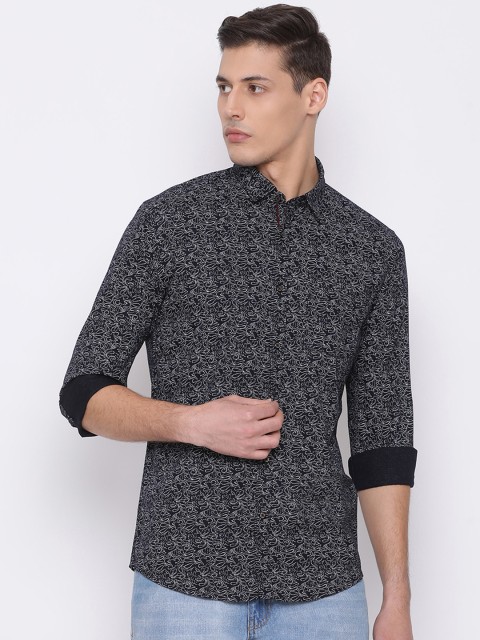 

Richlook Men Black & White Slim Fit Abstract Print Casual Shirt