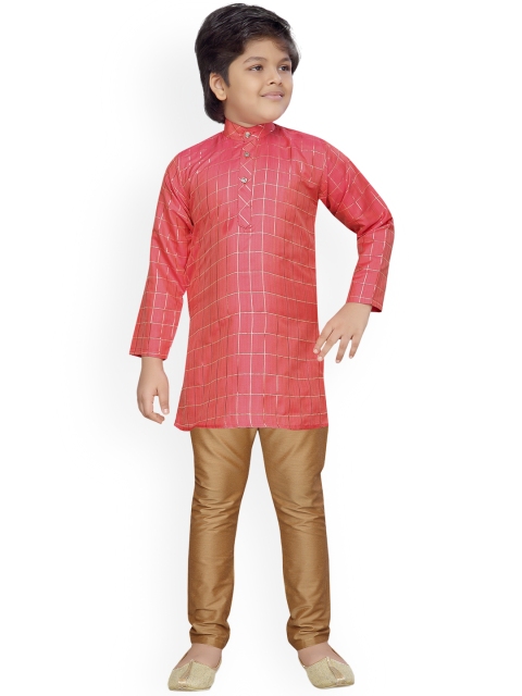 

Aj DEZInES Boys Pink & Brown Checked Kurta with Pyjamas
