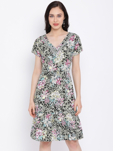 

Oxolloxo Women Grey & Black Printed Fit and Flare Dress