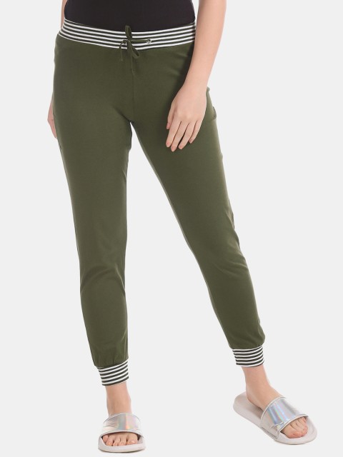 

Sugr Women Green Solid Straight-Fit Joggers
