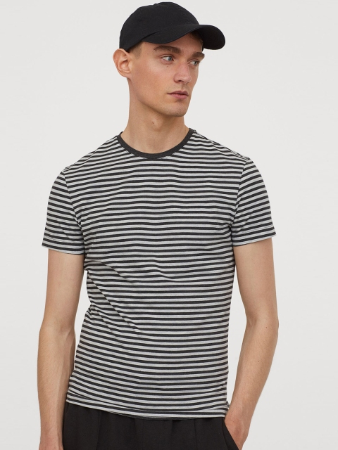 

H&M Men Grey Round-neck Muscle Fit T-shirt