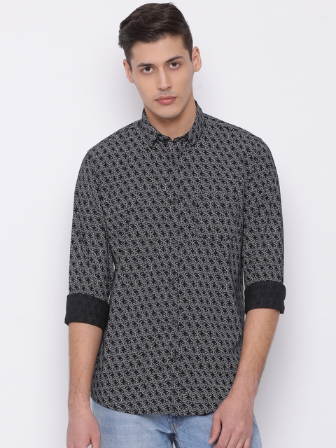 

Richlook Men Black & White Slim Fit Printed Casual Shirt