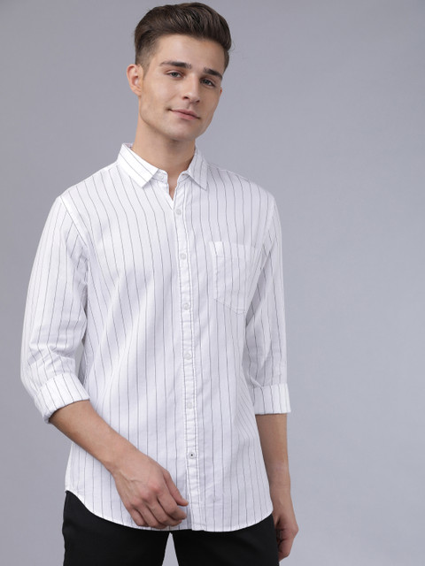 

HIGHLANDER Men White & Navy Blue Slim Fit Striped Casual Shirt