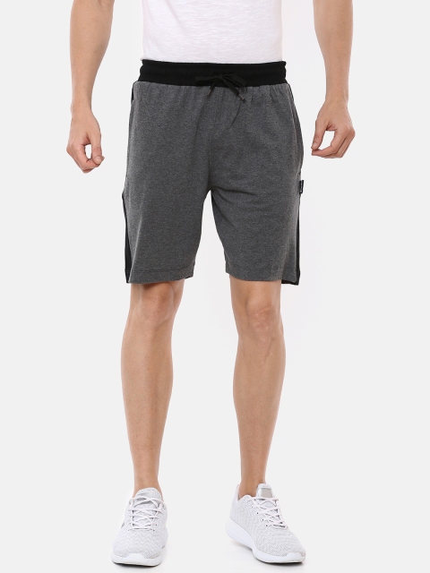 

Braveo Men Grey Solid Slim Fit Regular Shorts