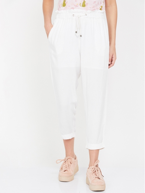 

Ginger by Lifestyle Women Off-White Regular Fit Solid Peg Trousers