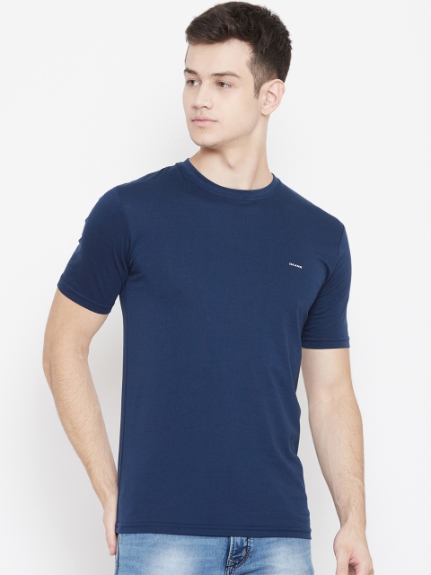 Okane Men Navy Blue Solid Round Neck T-shirt