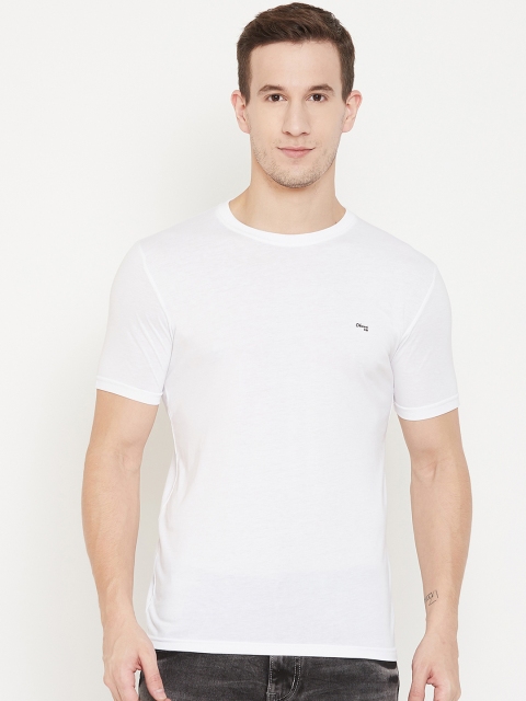 

Okane Men White Solid Round Neck T-shirt