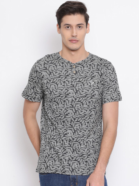 

REALM Men Black & White Floral Printed Henley Neck T-shirt