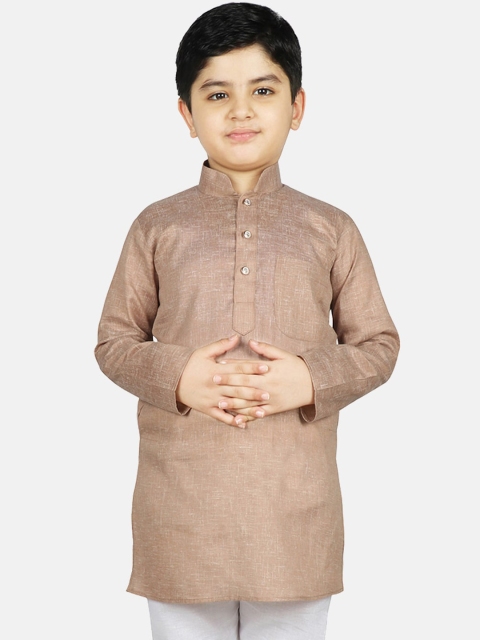 

SG YUVRAJ Boys Beige Woven Design Straight Kurta