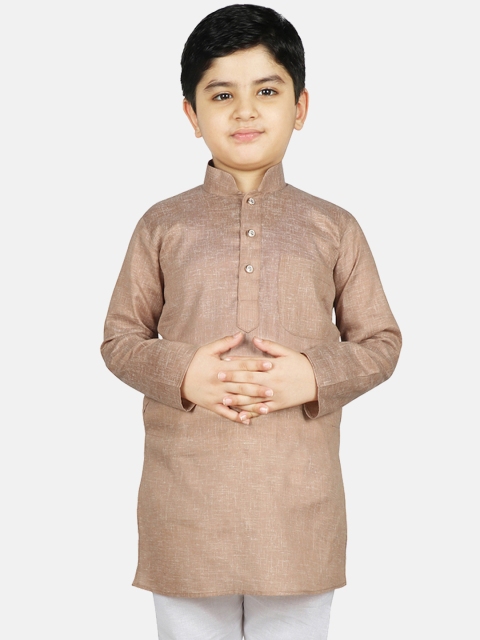 

SG YUVRAJ Boys Beige Woven Design Straight Kurta