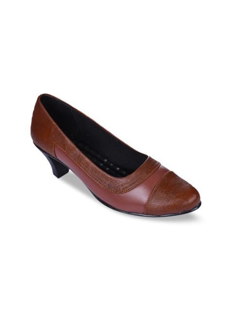 

Liberty Women Brown Textured Kitten Heels