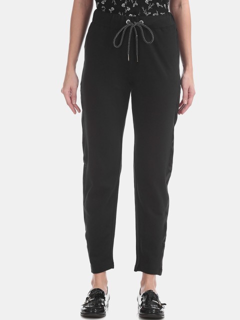 

Sugr Women Black Regular Fit Solid Regular Trousers