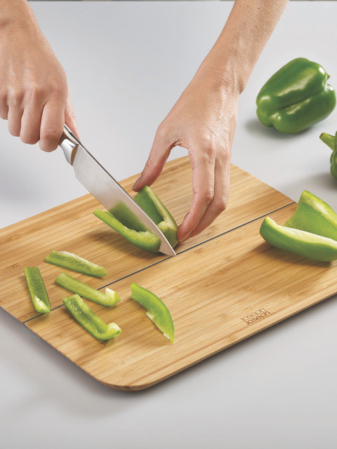 

Joseph Joseph Beige Solid Chop 2 Pot Foldable Bamboo Cutting Board