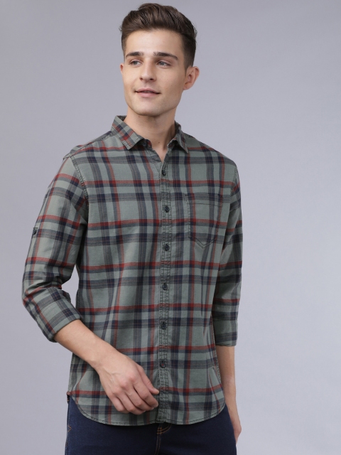 

Ecko Unltd Men Olive Green & Navy Blue Slim Fit Checked Casual Shirt