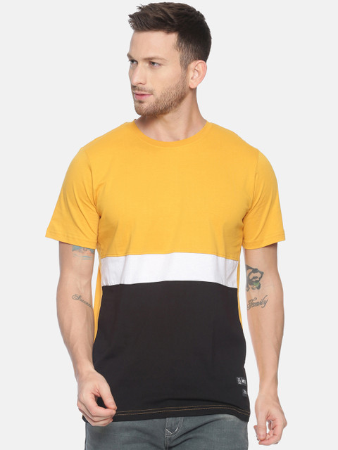 

KULTPRIT Men Yellow & Black Colourblocked Round Neck T-shirt