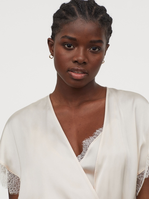 

H&M Women Off-White Satin & Lace Kimono