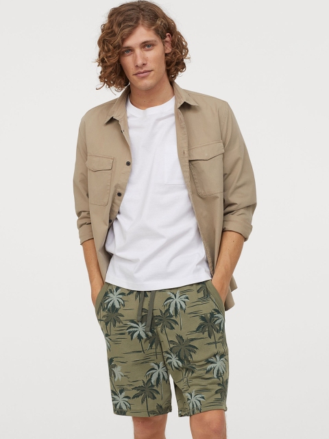 

H&M Men Green Printed Regular Fit Regular Shorts