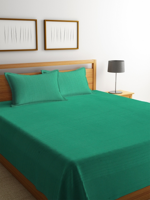 

KLOTTHE Green Solid Double Bed Cover With 2 Pillow Covers