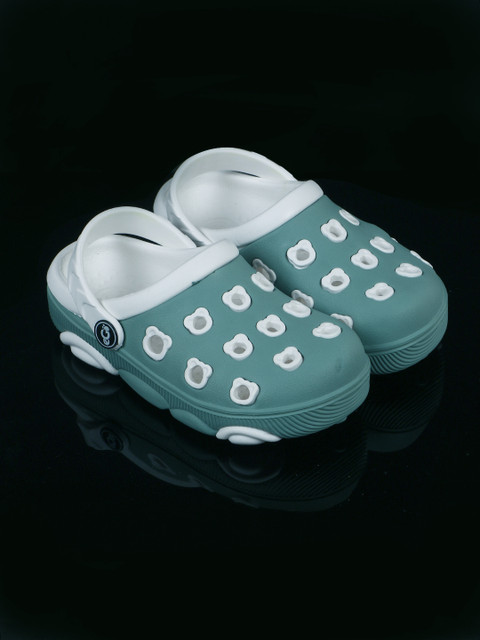

PASSION PETALS Unisex Kids Green Solid Clogs