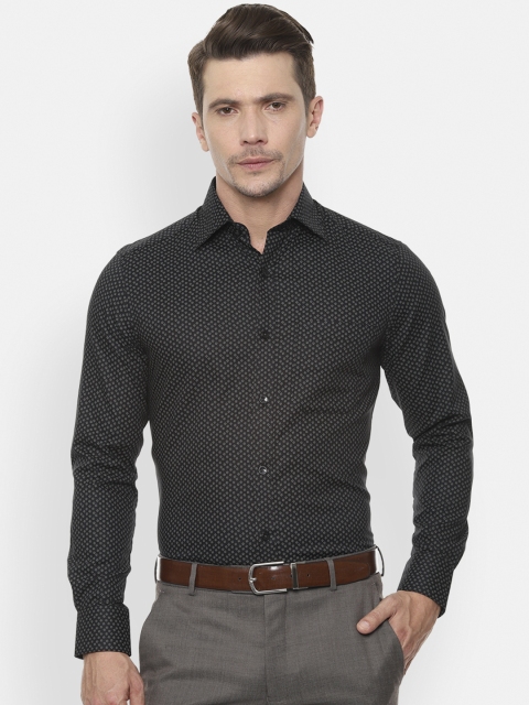 

Louis Philippe Men Black & Off-White Regular Fit Printed Formal Shirt