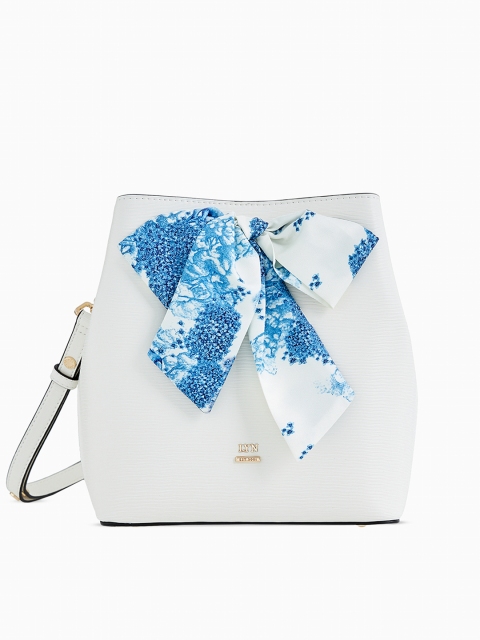 

LYN White Solid Shoulder Bag