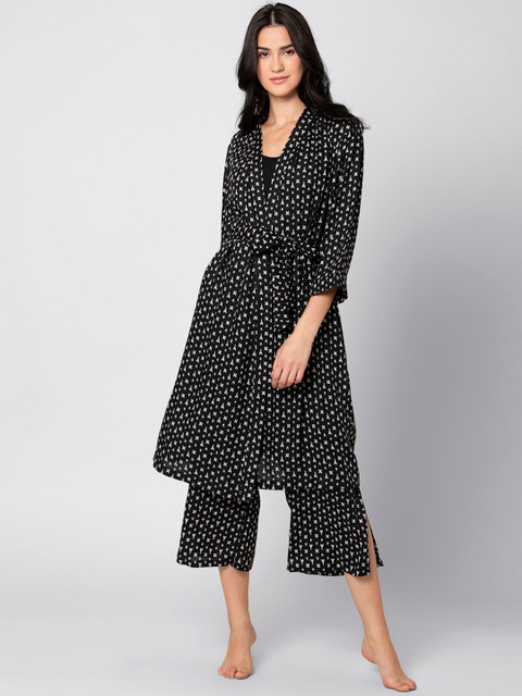 

FabAlley Women Black & White Printed Top With Robe