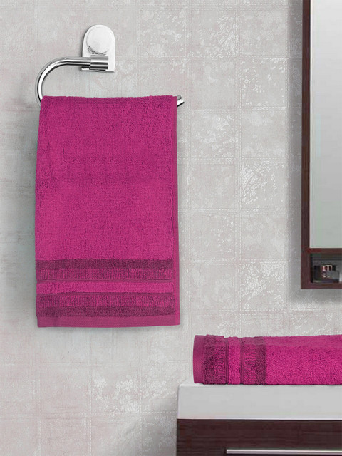 

SPACES Set Of 2 Magenta Solid Anti-Microbial 550 GSM Hand Towels