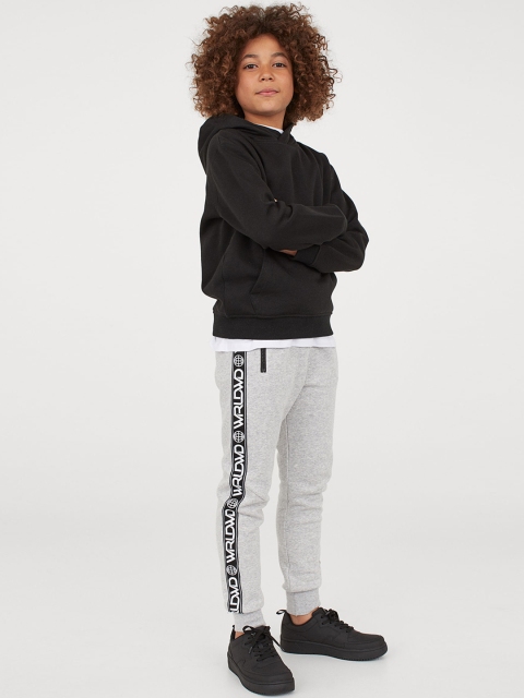 

H&M Boys Grey Solid Sweatpants with Side Stripes