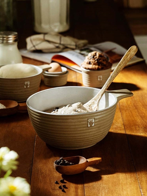 

ellementry Brown Large Ceramic Sand Mixing Bowl With Handle
