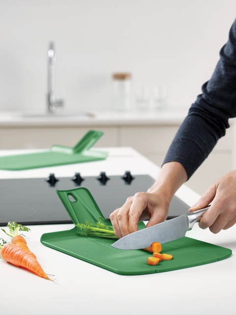 

Joseph Joseph Green Chop2Pot Foldable Plastic Cutting Board