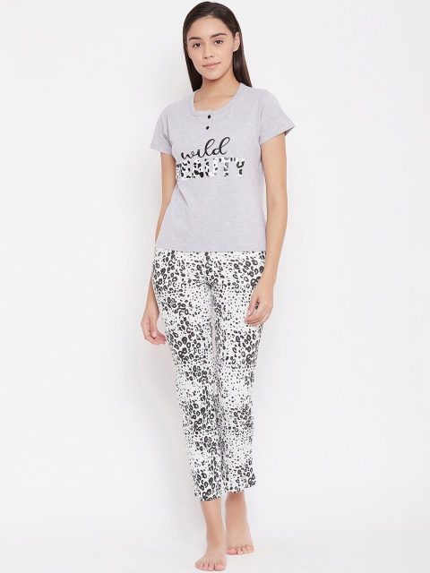 

Clovia Women Grey Printed Night suit