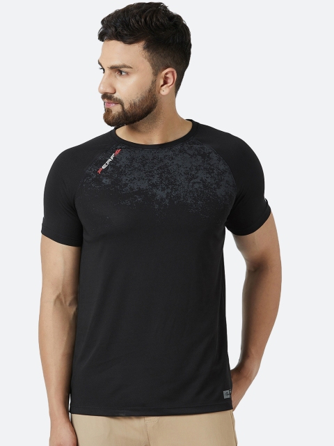 

PERF Men Black Solid Round Neck T-shirt